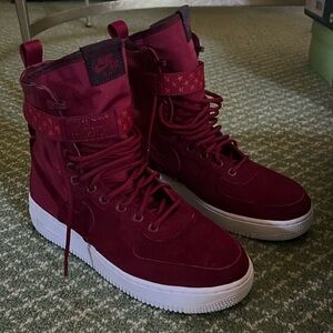Nike SF Air Force 1 High top sneakers. Excellent condition.